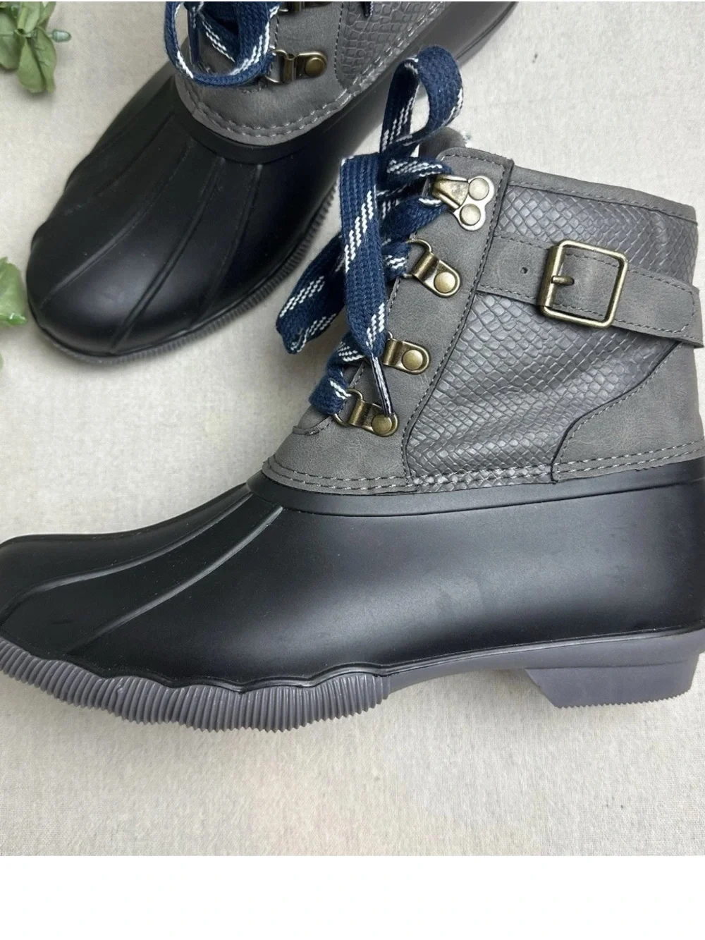 Maurices Size 8.5 Jade Side Buckle Lace Up Duck Boots Gray